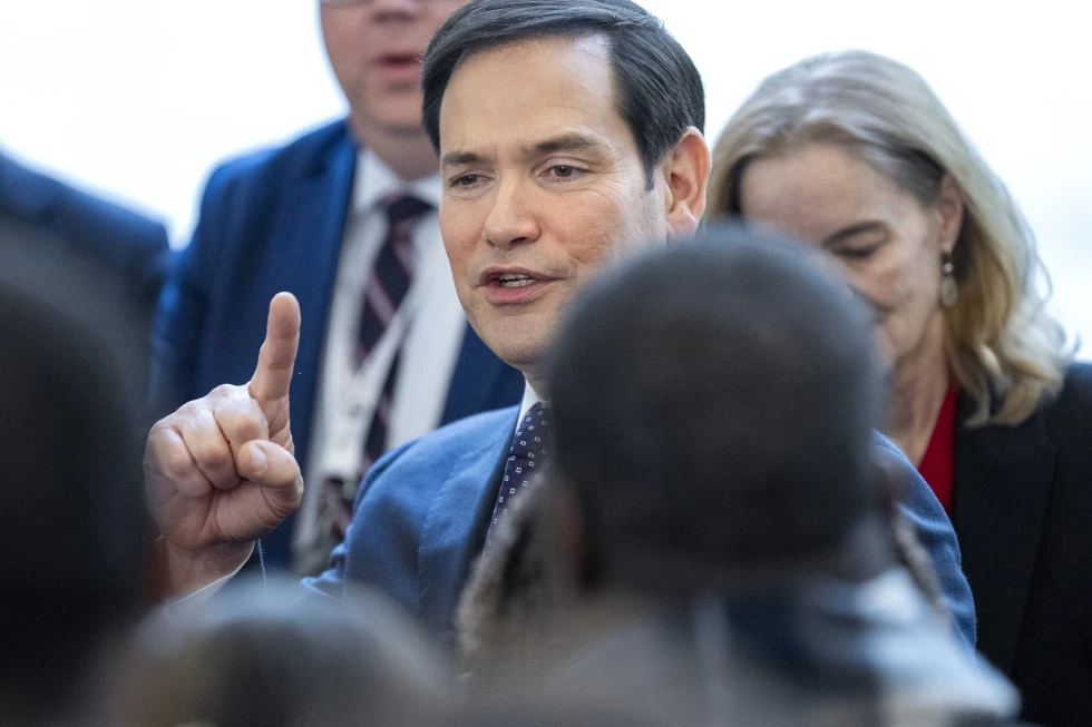 China advierte a secretario de Estado de EEUU Rubio que se comporte en una amenaza velada