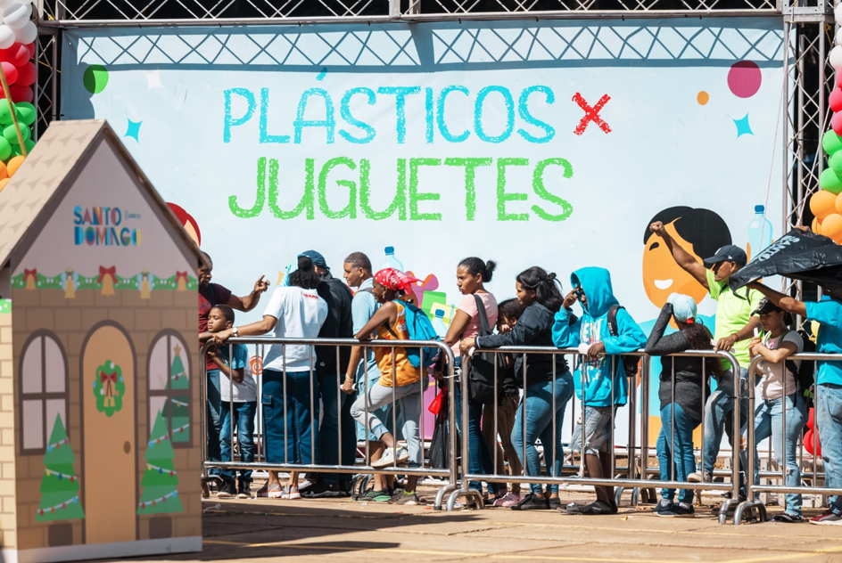 Cambio de plásticos por juguetes: una iniciativa que transforma el medio ambiente