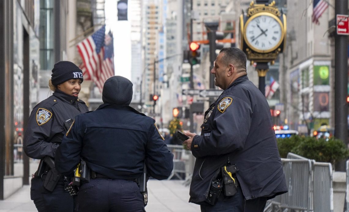 Presencia policial en Nueva York se intensifica tras incidentes en EE. UU.