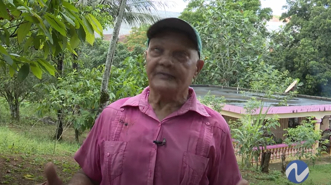 Agricultor con más de 80 años residiendo en Cotuí rechaza reubicación propuesta por Barrick y esta son sus razones