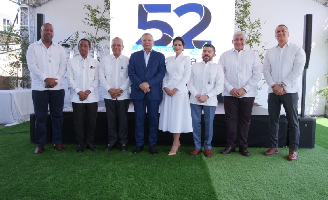 Aguilera resalta fortaleza de Refidomsa en su 52 aniversario