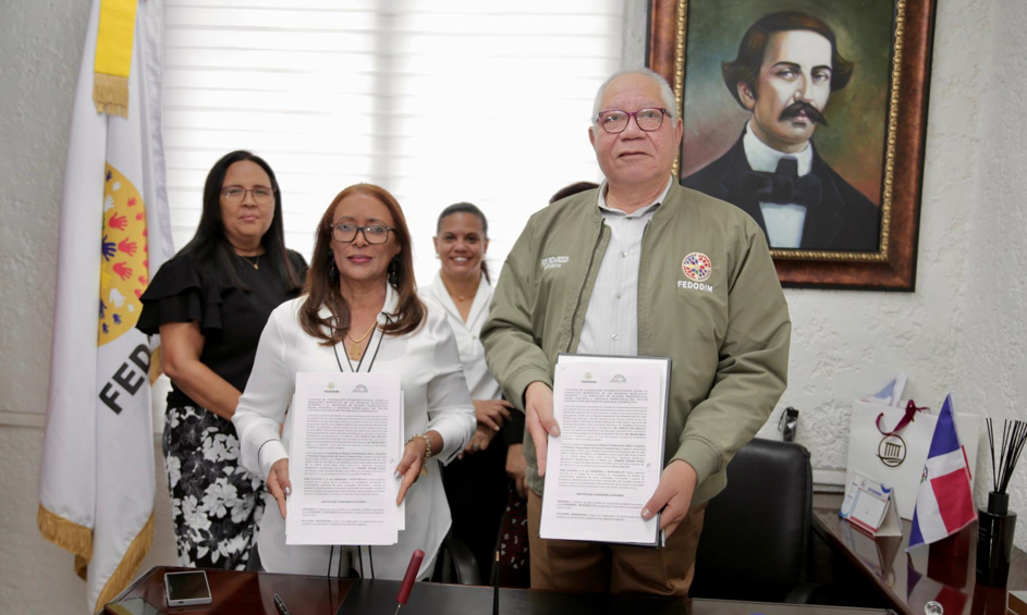 Acuerdo entre FEDODIM y MUPYMECON: 40% de las obras municipales serán para mujeres constructoras