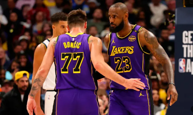 Palé Luka Doncic y LeBron James dan paliza a domicilio a los Nuggets