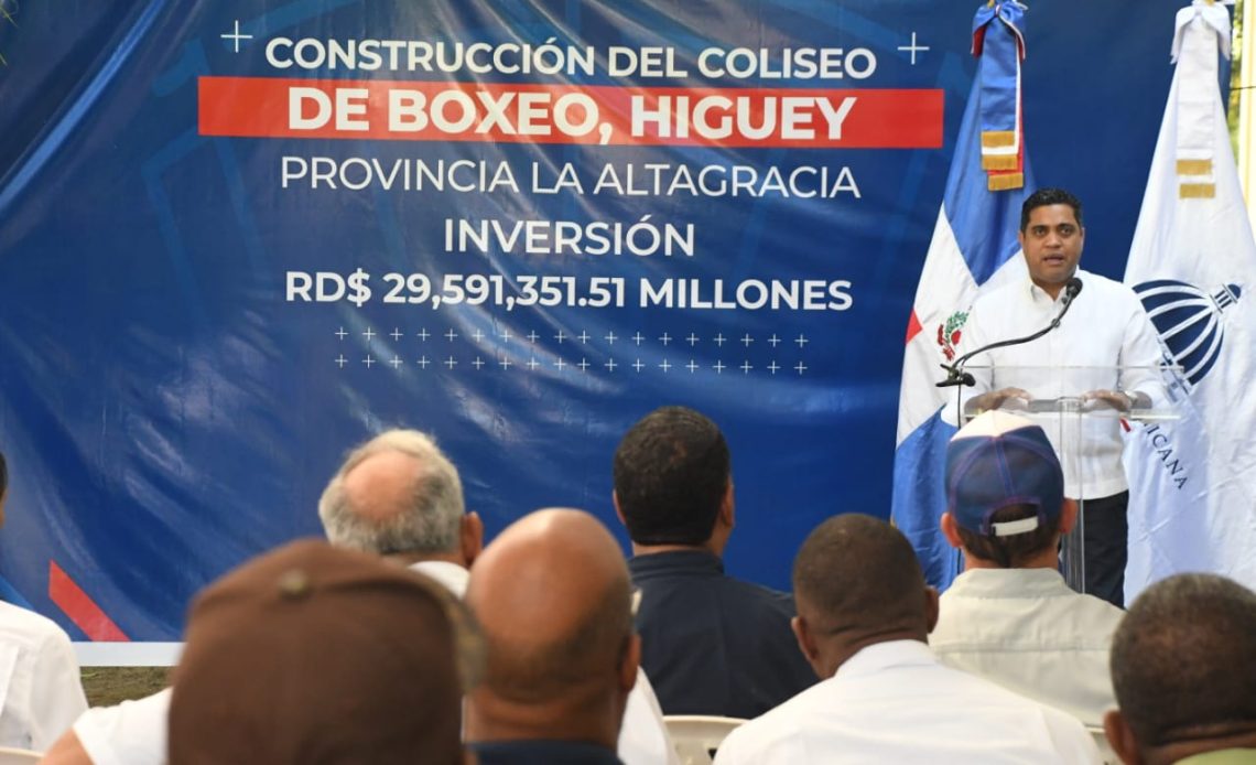 Ministro de Deportes inicia construcción de Coliseo de Boxeo en La Altagracia