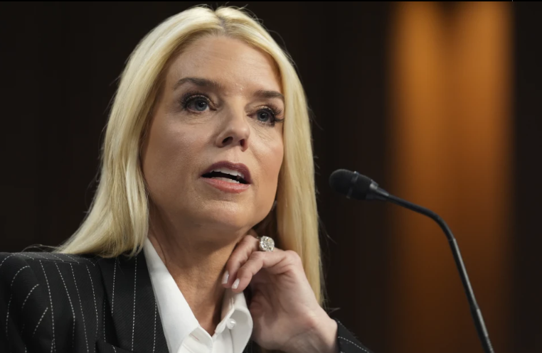 Senado confirma a Pam Bondi, aliada de Trump, como Secretaria de Justicia de EE.UU.