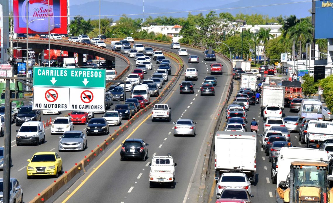 MOPC cerrará 45 pasos a desnivel y puentes