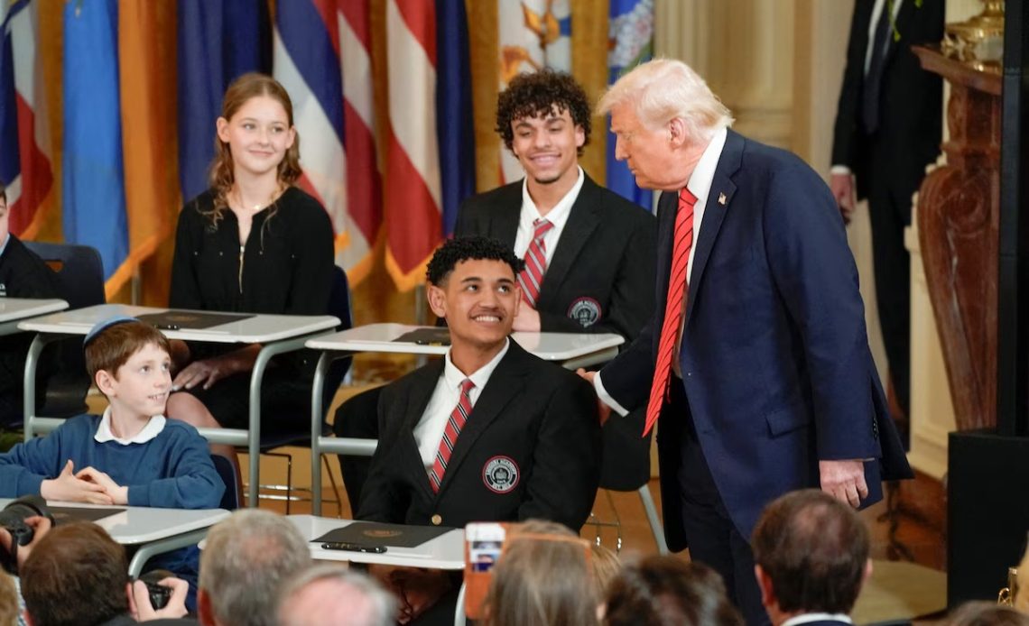 Trump firma orden ejecutiva para el sector Educación