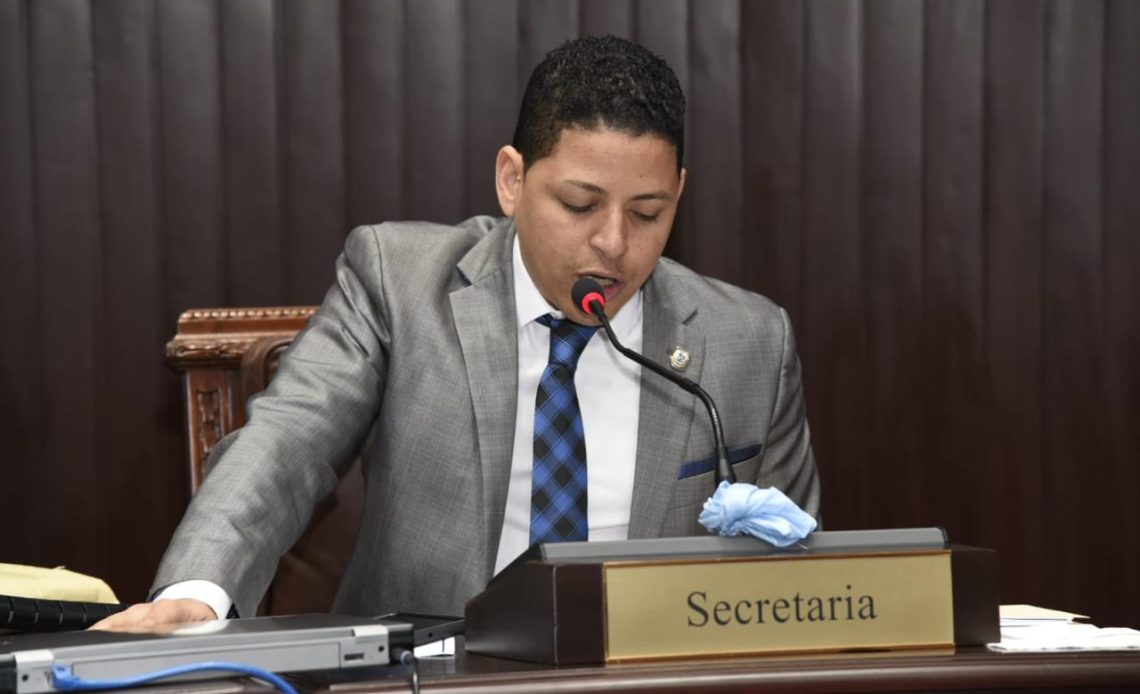 Diputado de Baní reintroduce proyecto de ley para declarar Las Dunas como parque nacional